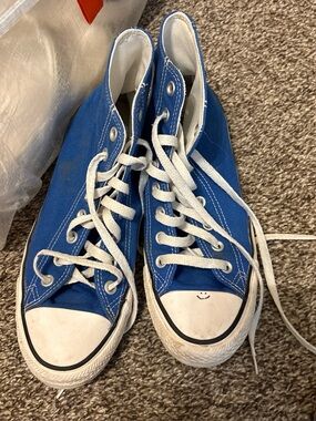 Blue high top converse